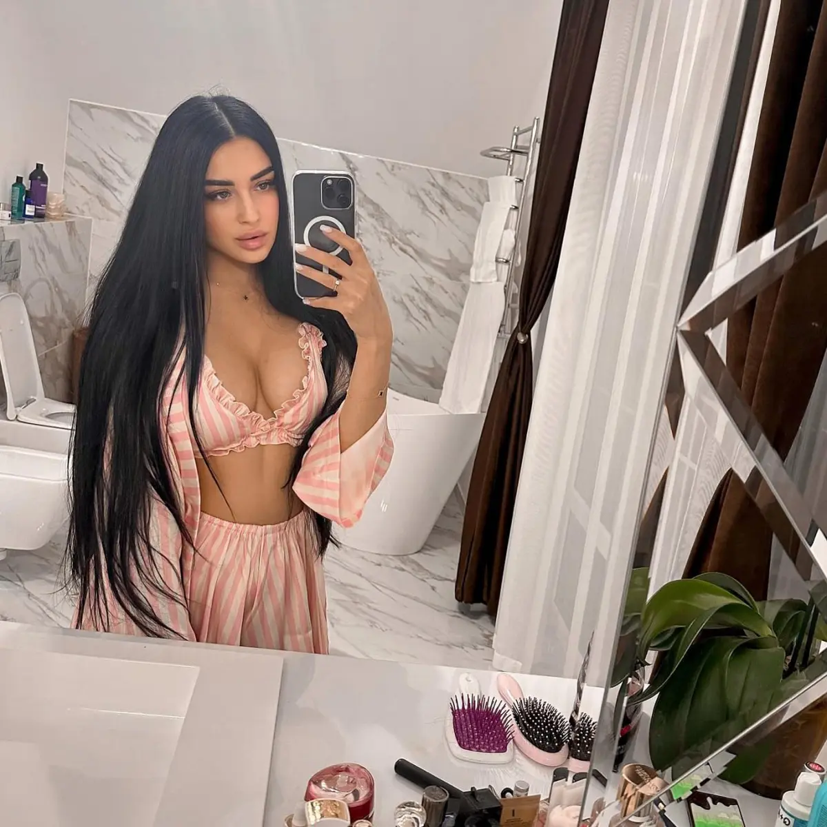 Astrid profile in Dubai